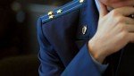Прокуратурой в суд направлено уголовное дело в отношении мужчины, избившего двух женщин шуруповертом, угрожавшего убийством одной из них, а после применившего насилие к полицейскому, прибывшему на помощь к пострадавшим женщинам